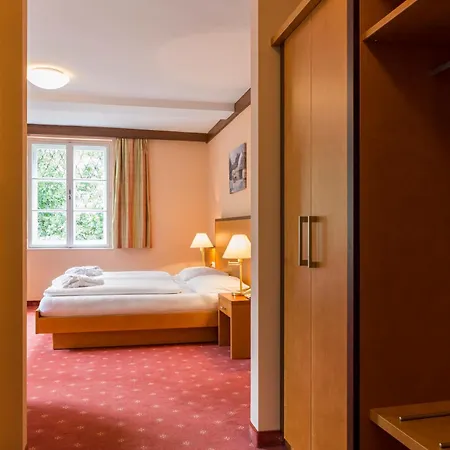 Restaurant Hoeldrichsmuehle Otel Hinterbrühl