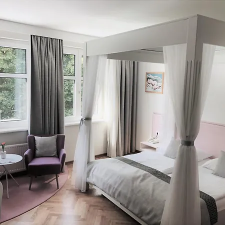 Restaurant Hoeldrichsmuehle Otel 4*